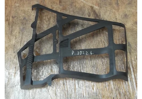 Напрямна переднього бампера права Peugeot 307, 9653367080